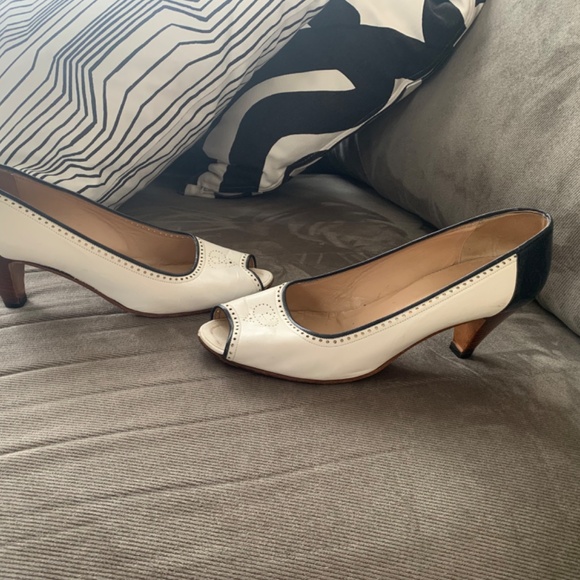 Vintage Genuine Gucci Open Toe Shoes - Picture 2 of 7